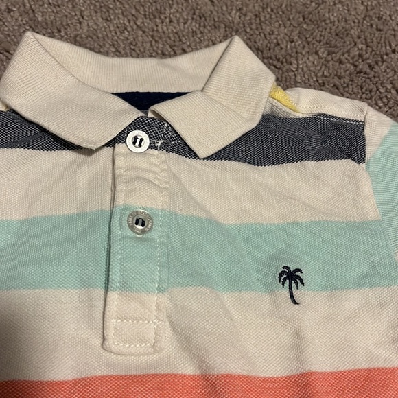🎊 2/$25  Toddler boy H&M Polo Shirt🎊 - Picture 2 of 5